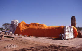 [Templo Wat Lokayasutharam - Buda reclinado]