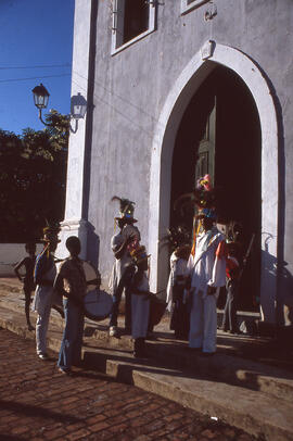 Festeiros na Igreja do Bom Jesus dos Passos