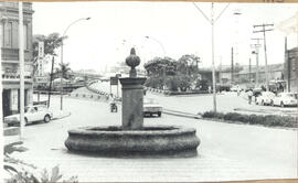 [Bebedouro para animais na Praça Floriano Peixoto]