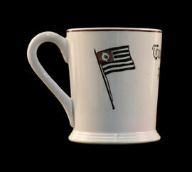 [Caneca – vista lateral esquerda]