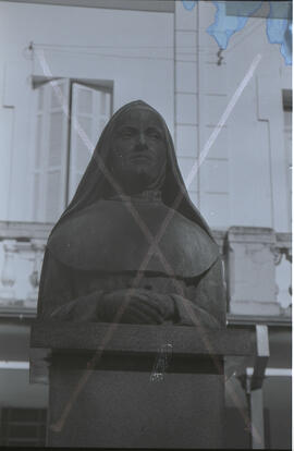 [Busto de Madre Maria Teodora Voiron]