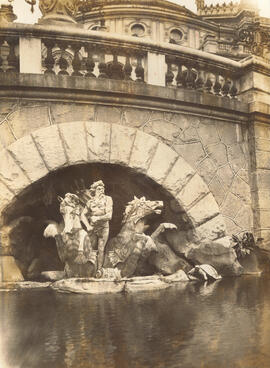 Fonte de Neptuno no jardim da Esplanada do Theatro Municipal