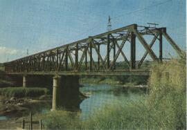 Terra das Monções - Pontilhão de Ferro sobre o Rio Tietê