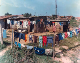 [Casa em uma favela]