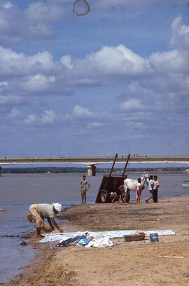 Rio São Francisco e lavadeiras