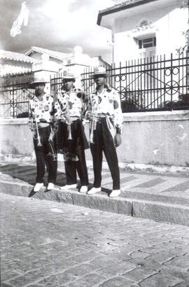 [Escola de Samba “Voz do Morro”]